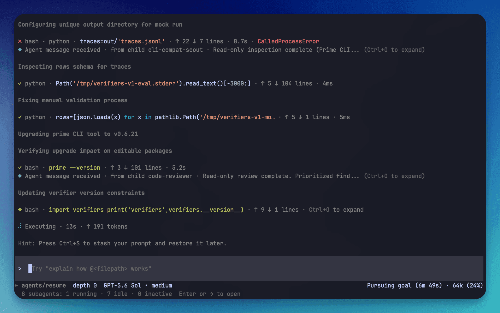Prime Agent 的终端界面：左侧是对话，模型执行的 Python 动作默认折叠成一行，下方可以看到派出去的子 Agent